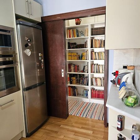 3 Bedder Condo In Ilisia, Megaro Mousikis Atenas Exterior foto